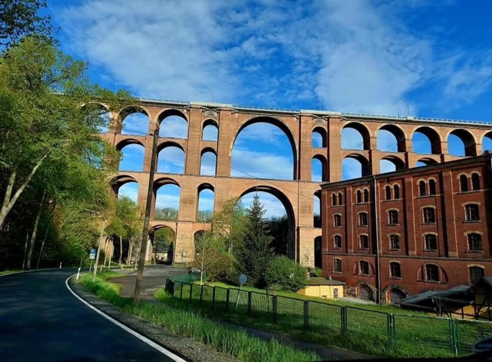 Ferienwohnung "Blick Mylau" - Naehe Freizeitpark Plohn & Weltgroesster Ziegelsteinbruecke Reichenbach im Vogtland Eksteriør bilde